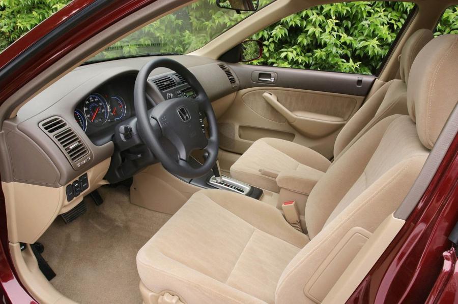  Honda Civic 2003 года  (фото 2 из 13)